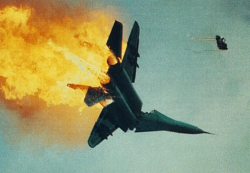 aviation-show-jet-fighter-crash-photo-mid-air-plane-collision.jpg